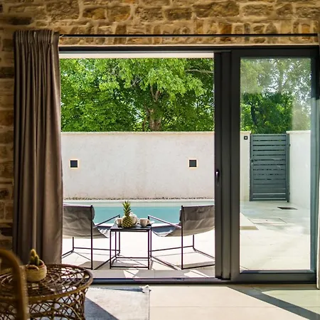 Stone House With Pool Poeta Вилла