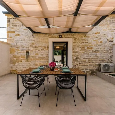 Вилла Stone House With Pool Poeta *