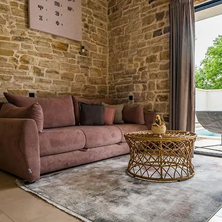 Stone House With Pool Poeta Вилла *