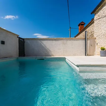 Вилла Stone House With Pool Poeta *