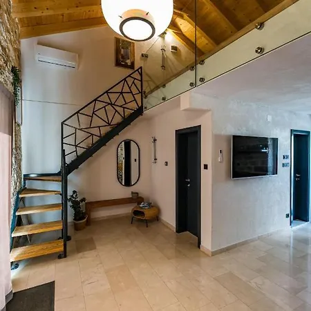 Stone House With Pool Poeta Вилла