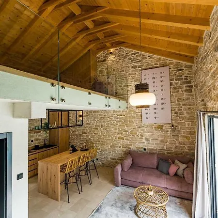 Stone House With Pool Poeta * Pridraga
