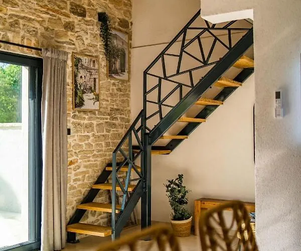 Villa Stone House With Pool Poeta Pridraga