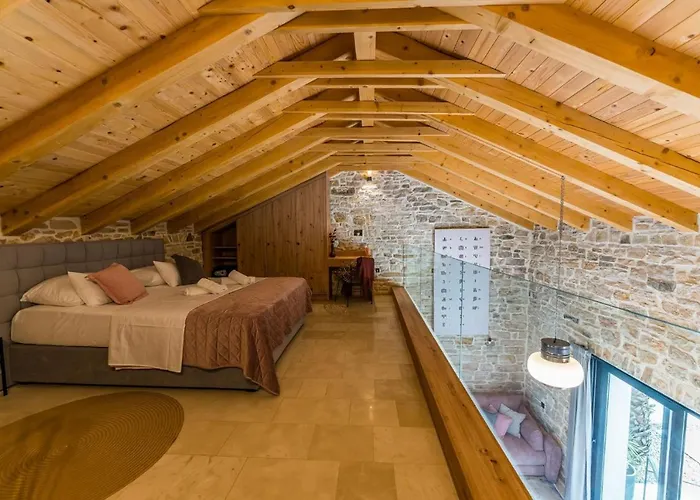 Stone House With Pool Poeta Pridraga